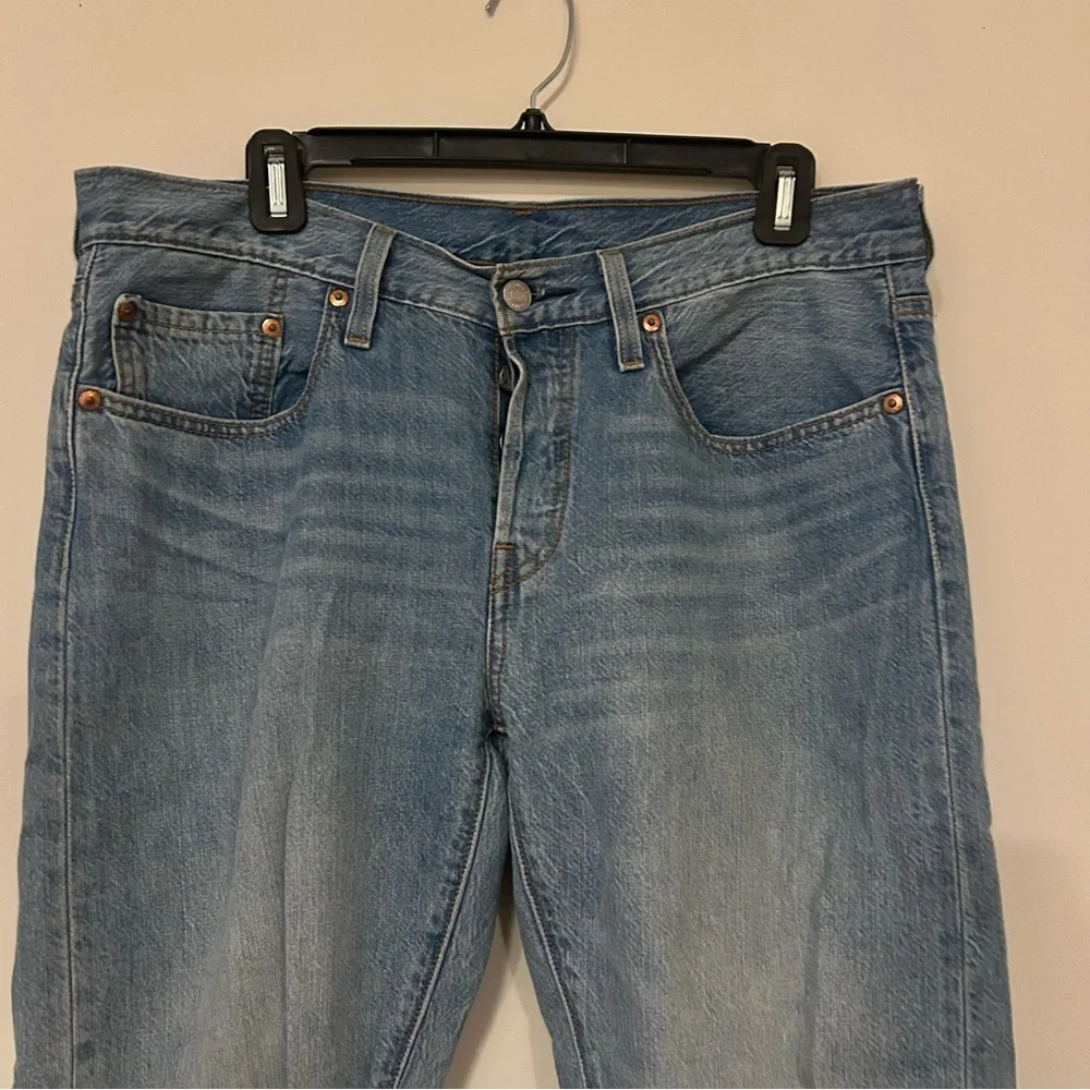 Levi's 501 Jeans Slim Taper Denim Distressed Blue Men's 30 W 28 L 100% Cotton